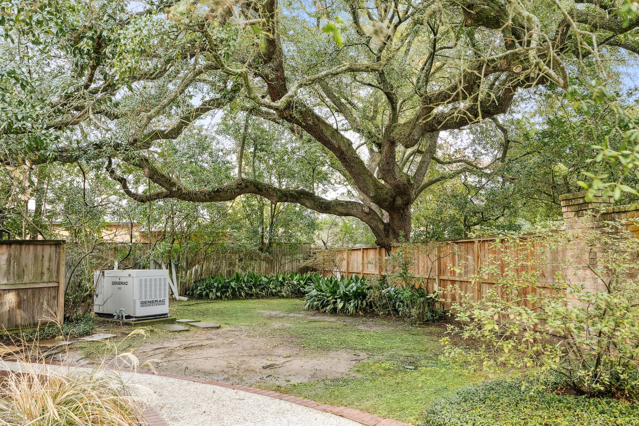 5 Lochtyne Circle Houston, TX 77024 - Photo 39 of 43 a view of a outdoor space