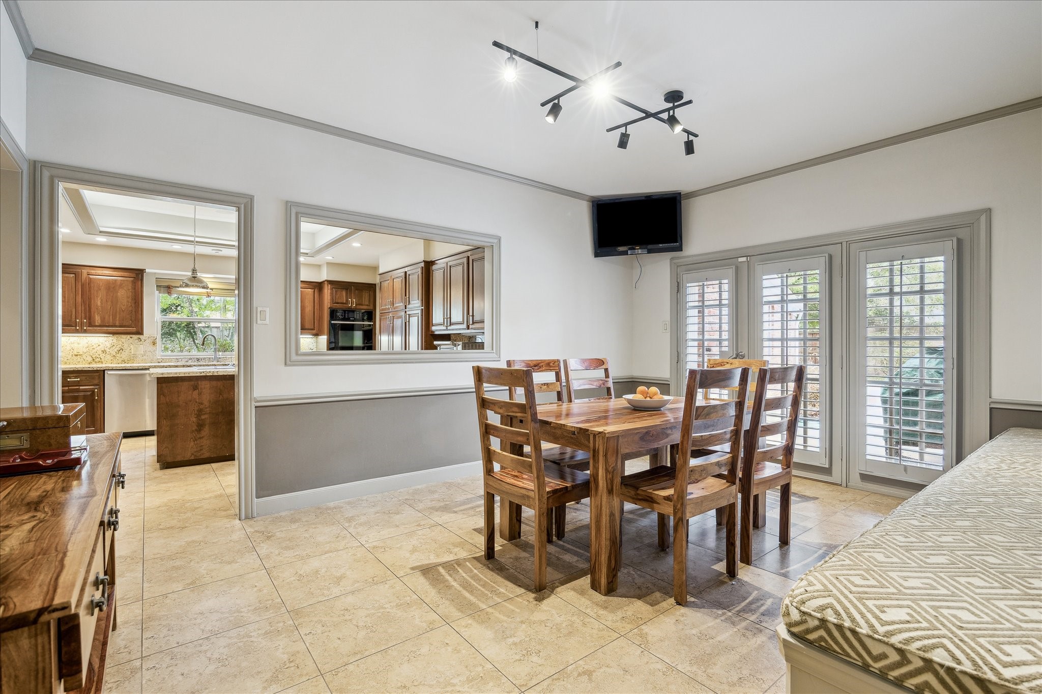 5 Lochtyne Circle Houston, TX 77024 - Photo 10 of 43 a view of a dining room with furniture