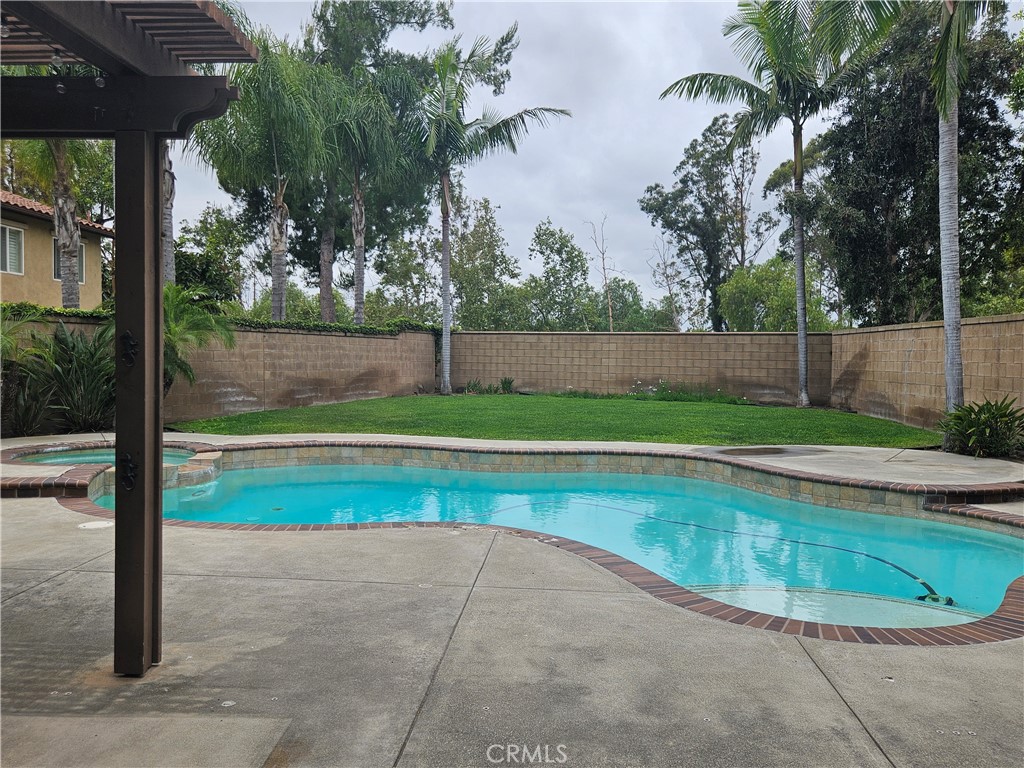 21 Solstice Irvine, CA 92602 - Photo 8 of 17