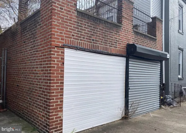 $400 | 5519 West Girard Avenue, Unit GARAGE, Philadelphia, PA 19131