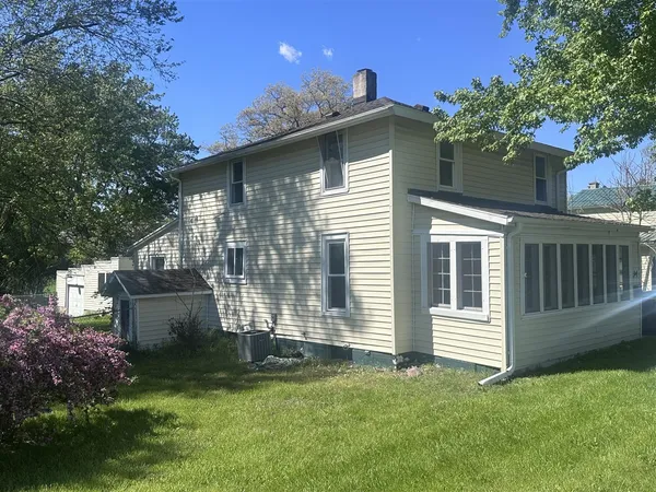 $209,900 | 34 Oak Street, Hillsdale, MI 49242