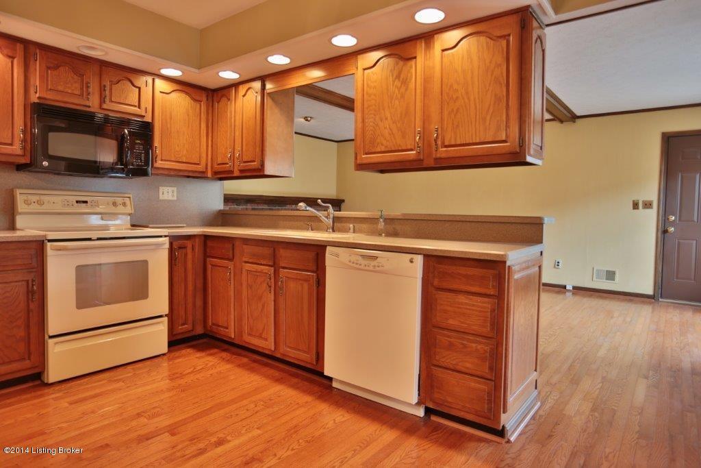 303 Moser Road Louisville, KY 40243 - Photo 17 of 38 JI0A4567