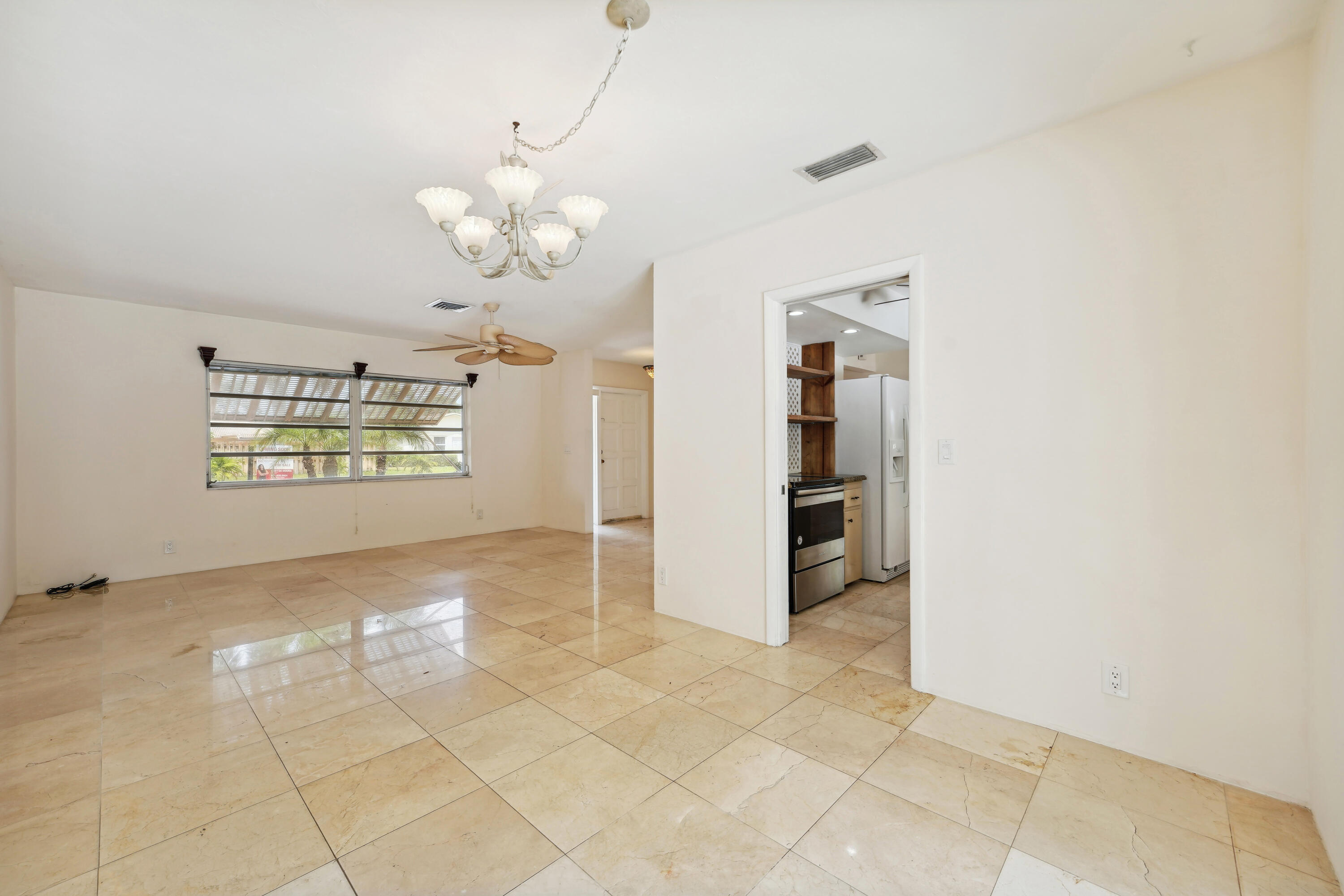 125 St Cloud Lane Boca Raton, FL 33431 - Photo 10 of 14 image00083