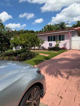 $4,300 | 2349 Northeast 9th Street, Pompano Beach, FL 33062