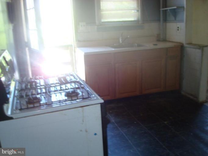 1456 Log Inn Road Annapolis, MD 21409 - Photo 9 of 10 Kitchen
