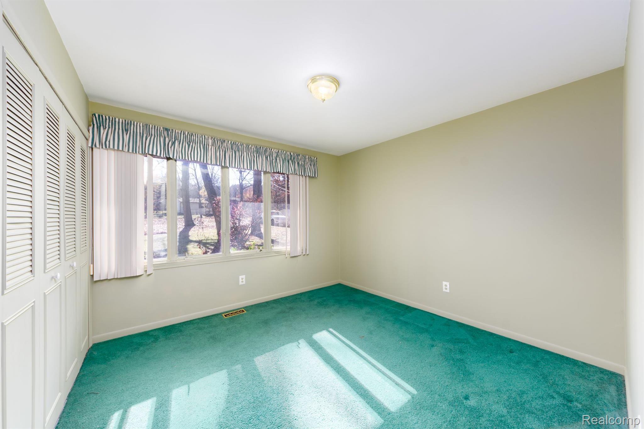 3290 Norton Road Howell, MI 48843 - Photo 16 of 27 Gallery Image 16