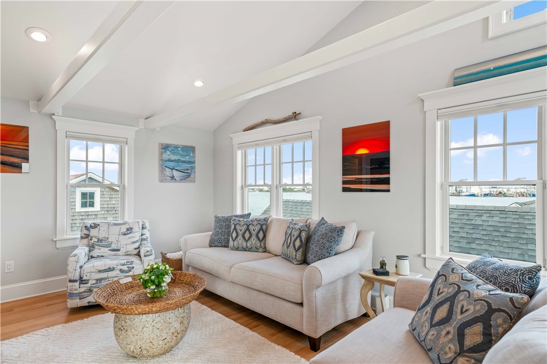 1185 Succotash Road Narragansett, RI 02879 - Photo 14 of 37