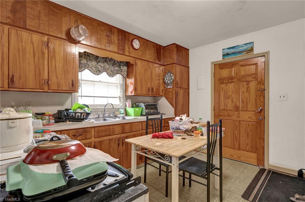 3917 Frazier Road Greensboro, NC 27407 - Photo 12 of 32 Gallery Image 12