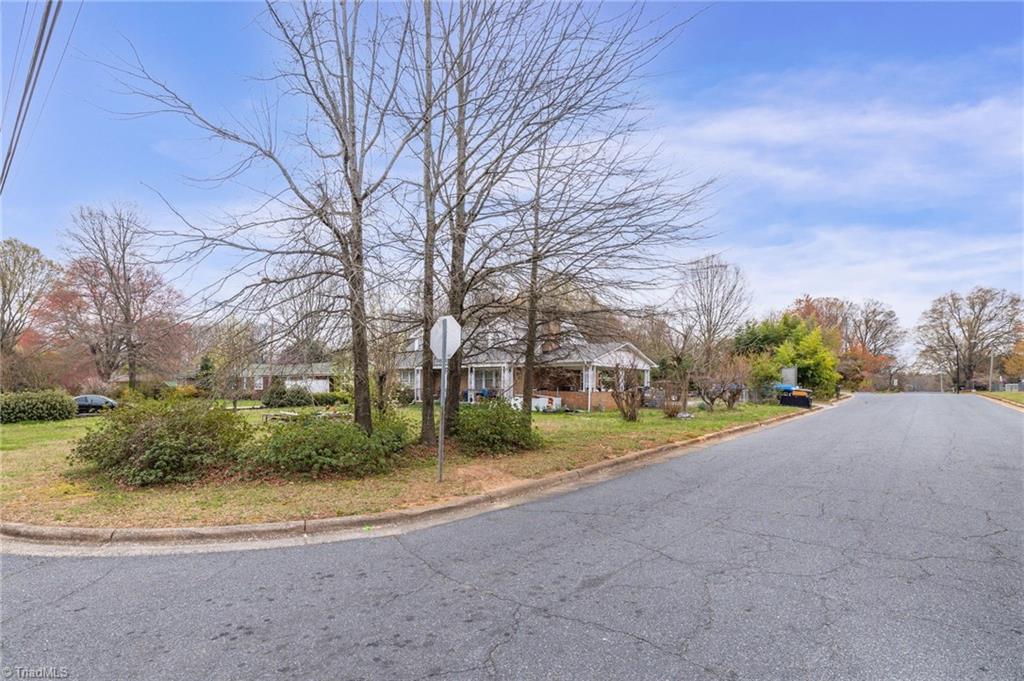 3917 Frazier Road Greensboro, NC 27407 - Photo 5 of 32 Gallery Image 5