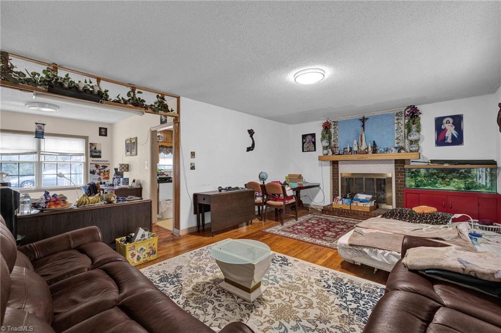 3917 Frazier Road Greensboro, NC 27407 - Photo 6 of 32 Gallery Image 6