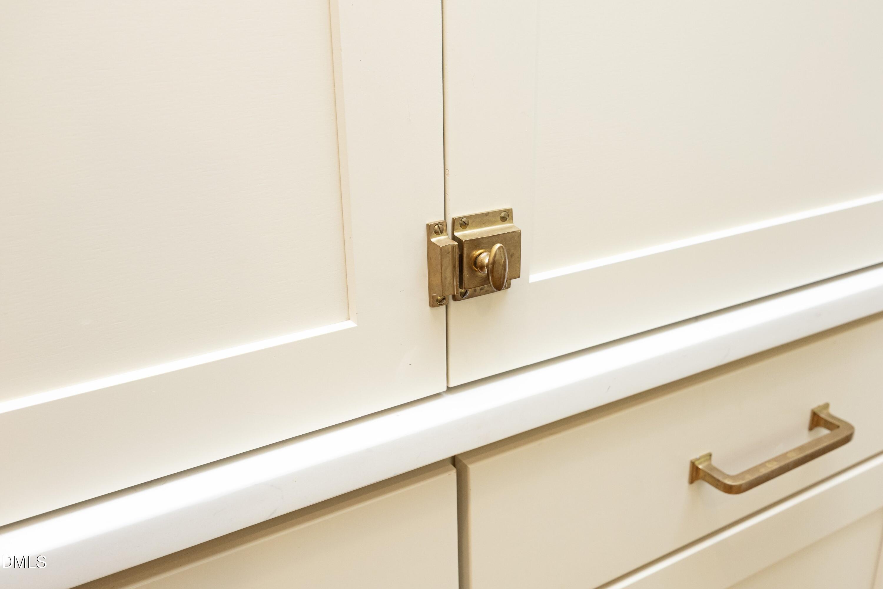 805 Brent Road Raleigh, NC 27606 - Photo 14 of 41 19CabinetHardware