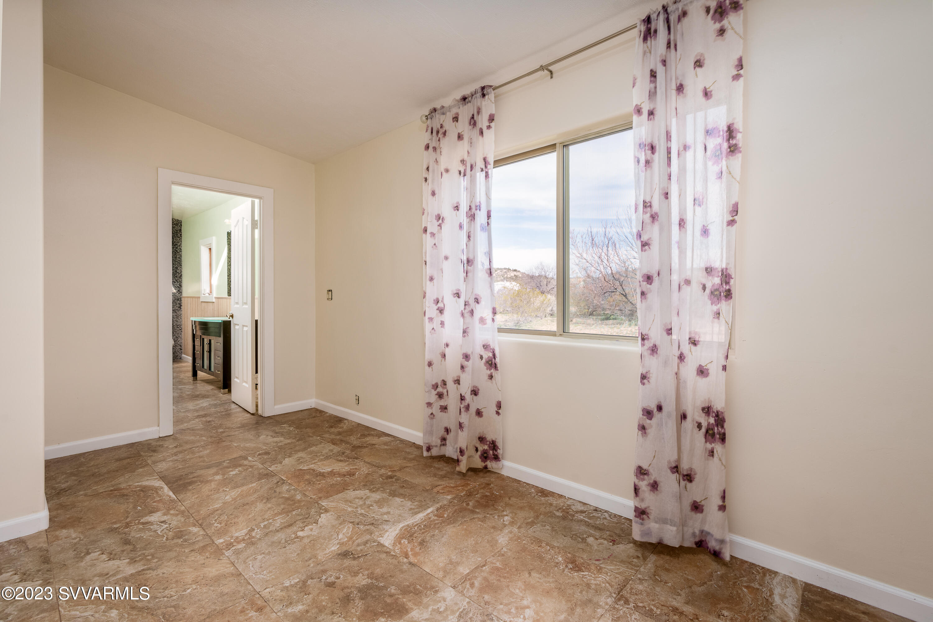 6034 Bice Road Rimrock, AZ 86335 - Photo 28 of 47 a view of a window in a room