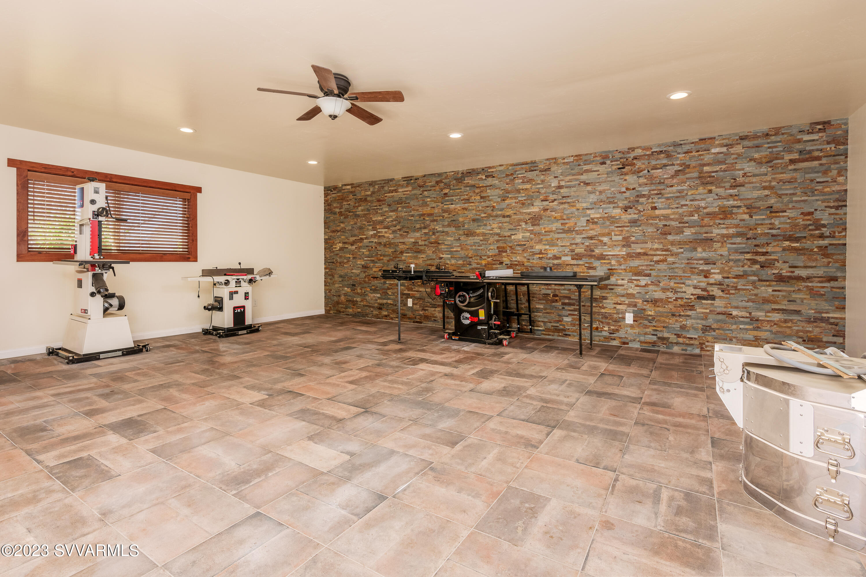 6034 Bice Road Rimrock, AZ 86335 - Photo 39 of 47 a view of a livingroom with furniture