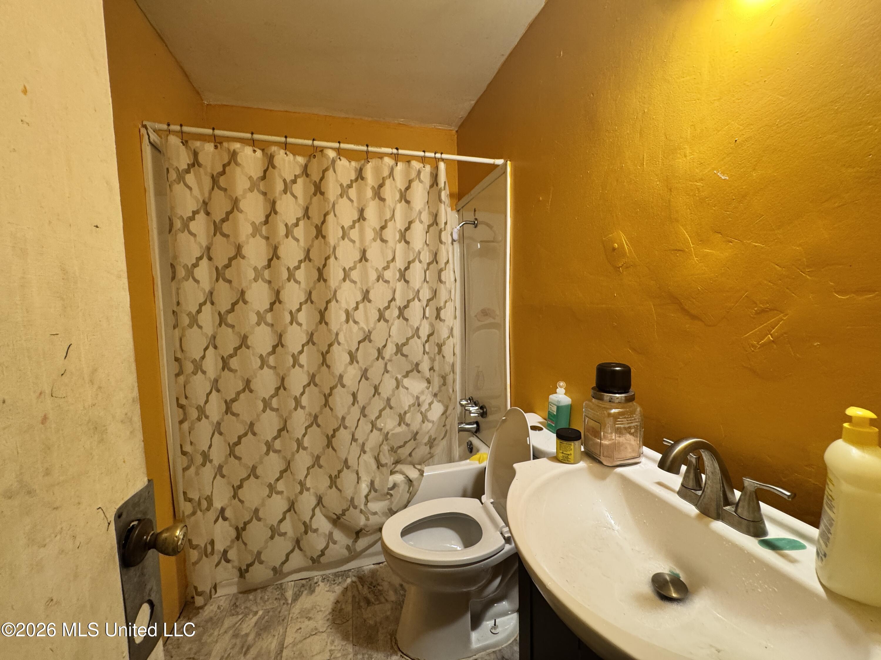 229 Sykes Road Jackson, MS 39212 - Photo 8 of 16 IMG_8941