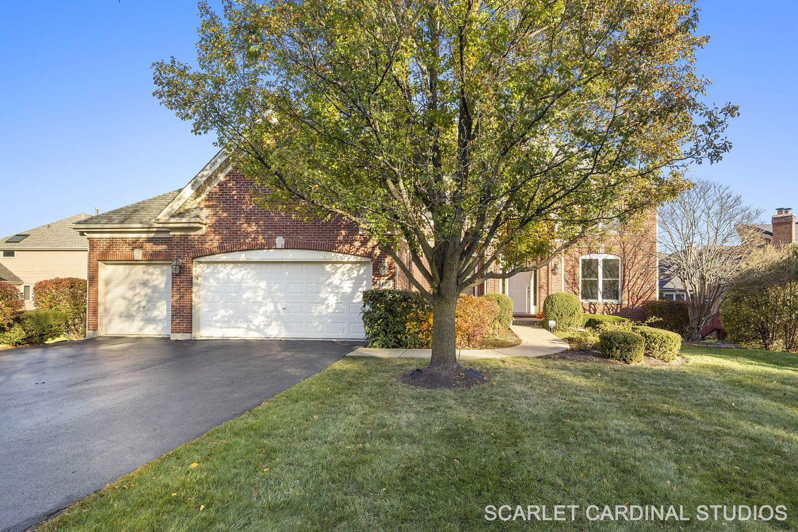 5125 Radcliff Road Lisle, IL 60532 - Photo 2 of 37 a backyard of a house with table and chairs