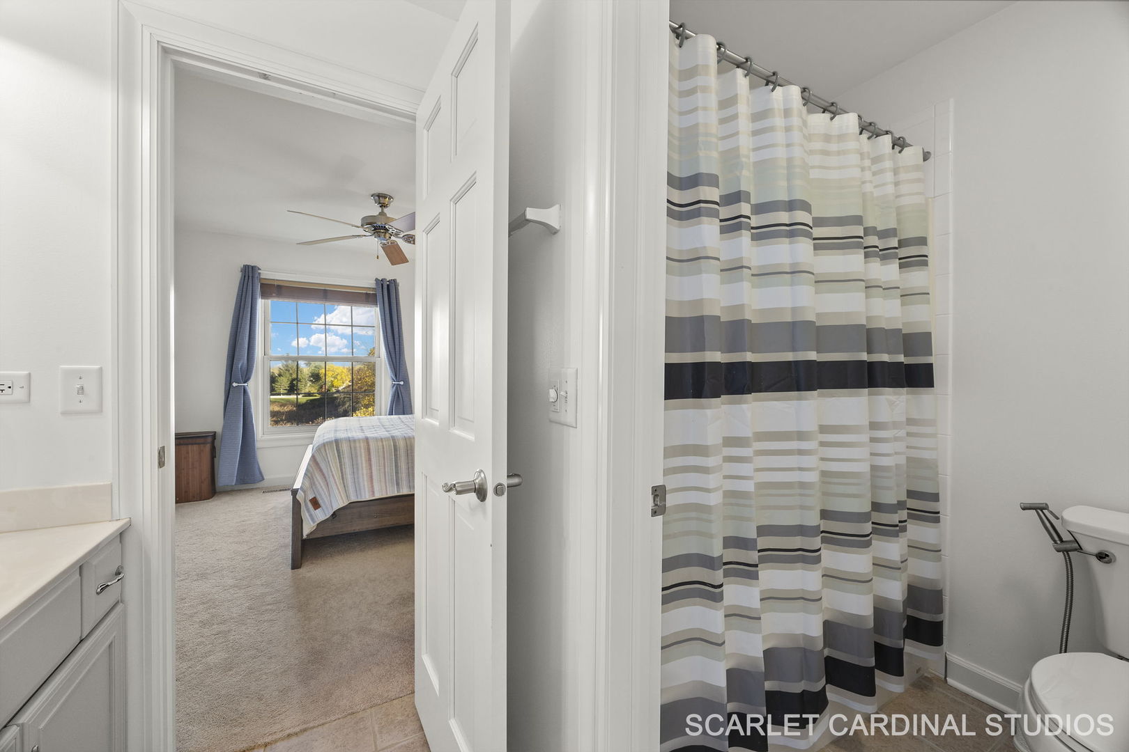 5125 Radcliff Road Lisle, IL 60532 - Photo 28 of 37 a view of a hallway with seating area