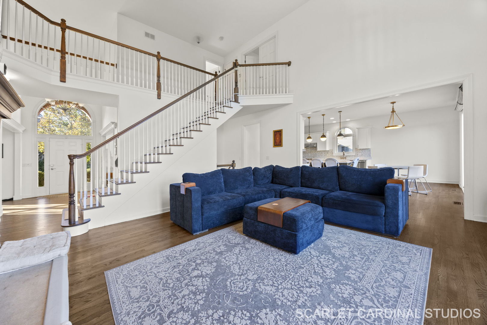 5125 Radcliff Road Lisle, IL 60532 - Photo 10 of 37 a living room with furniture and wooden floor