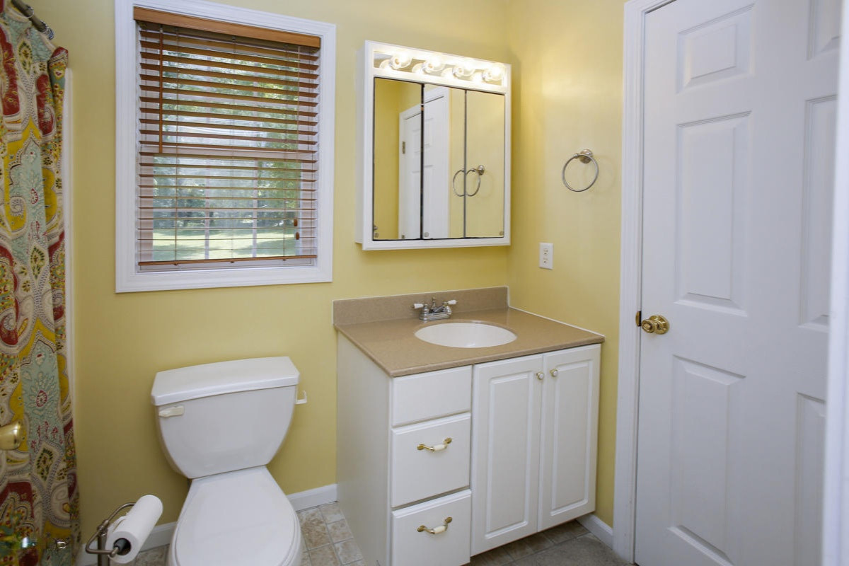 8639 Hathaway Road Kalamazoo, MI 49009 - Photo 13 of 29 8639 hathaway-113