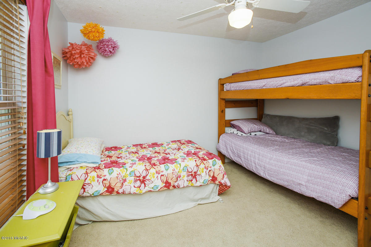 8639 Hathaway Road Kalamazoo, MI 49009 - Photo 17 of 29 8639 hathaway-117