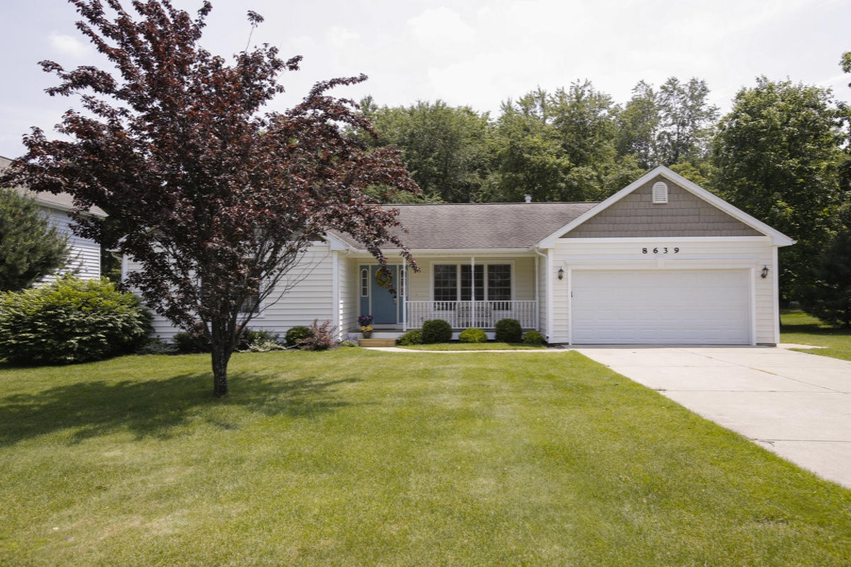 8639 Hathaway Road Kalamazoo, MI 49009 - Photo 2 of 29 8639 hathaway-102