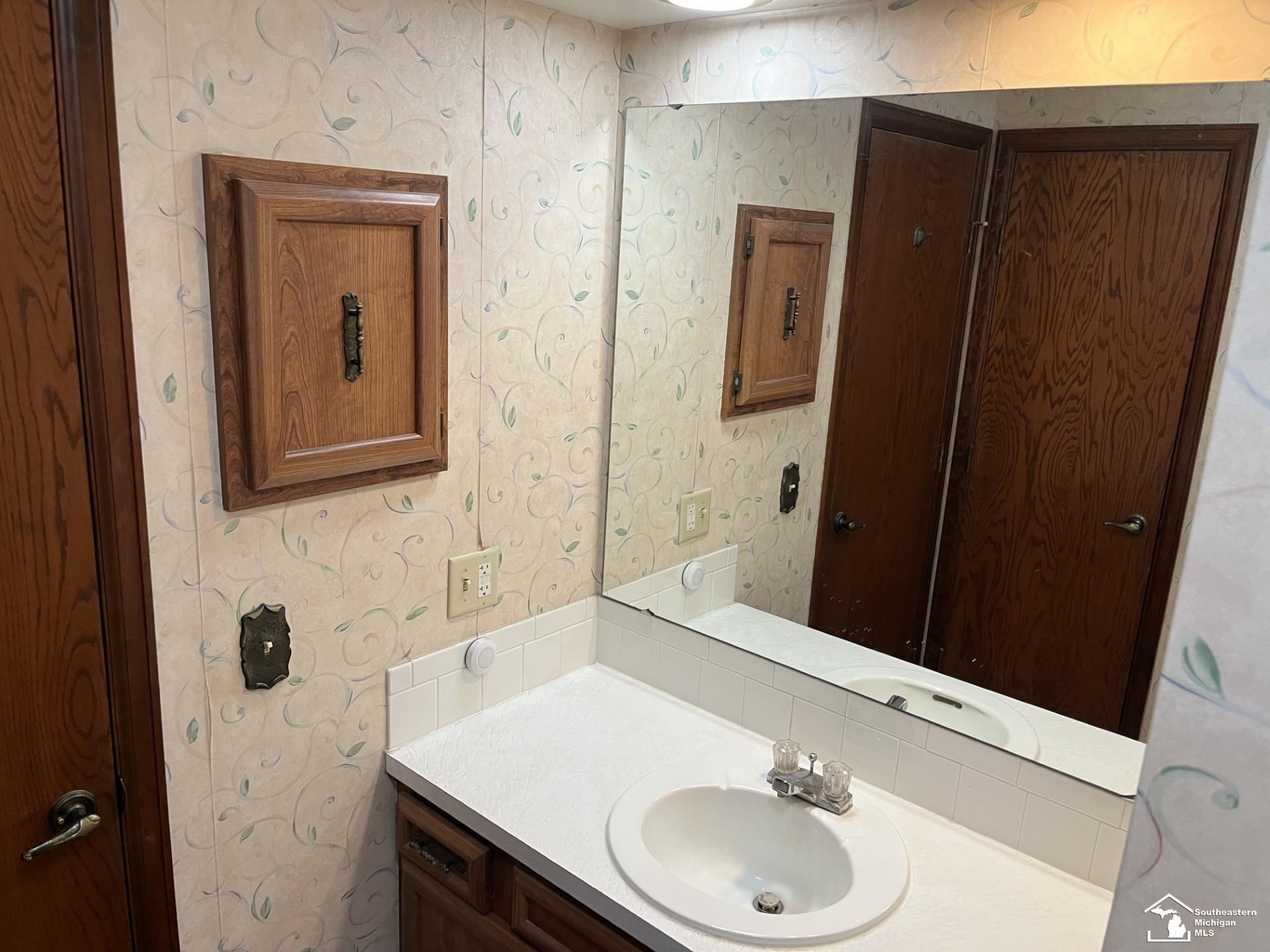 1303 West Erie Road Temperance, MI 48182 - Photo 25 of 30
