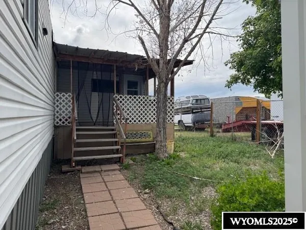 $89,900 | 53 East Hillcrest Drive, Diamondville, WY 83116