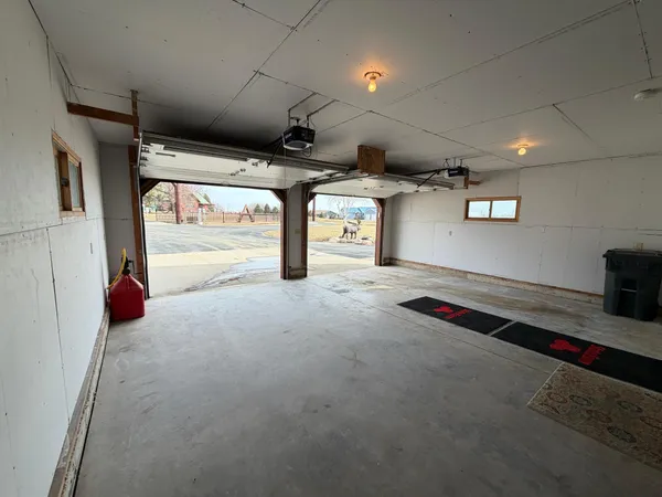 $499,000 | 11 Lime Lake Drive, Avoca, MN 56114