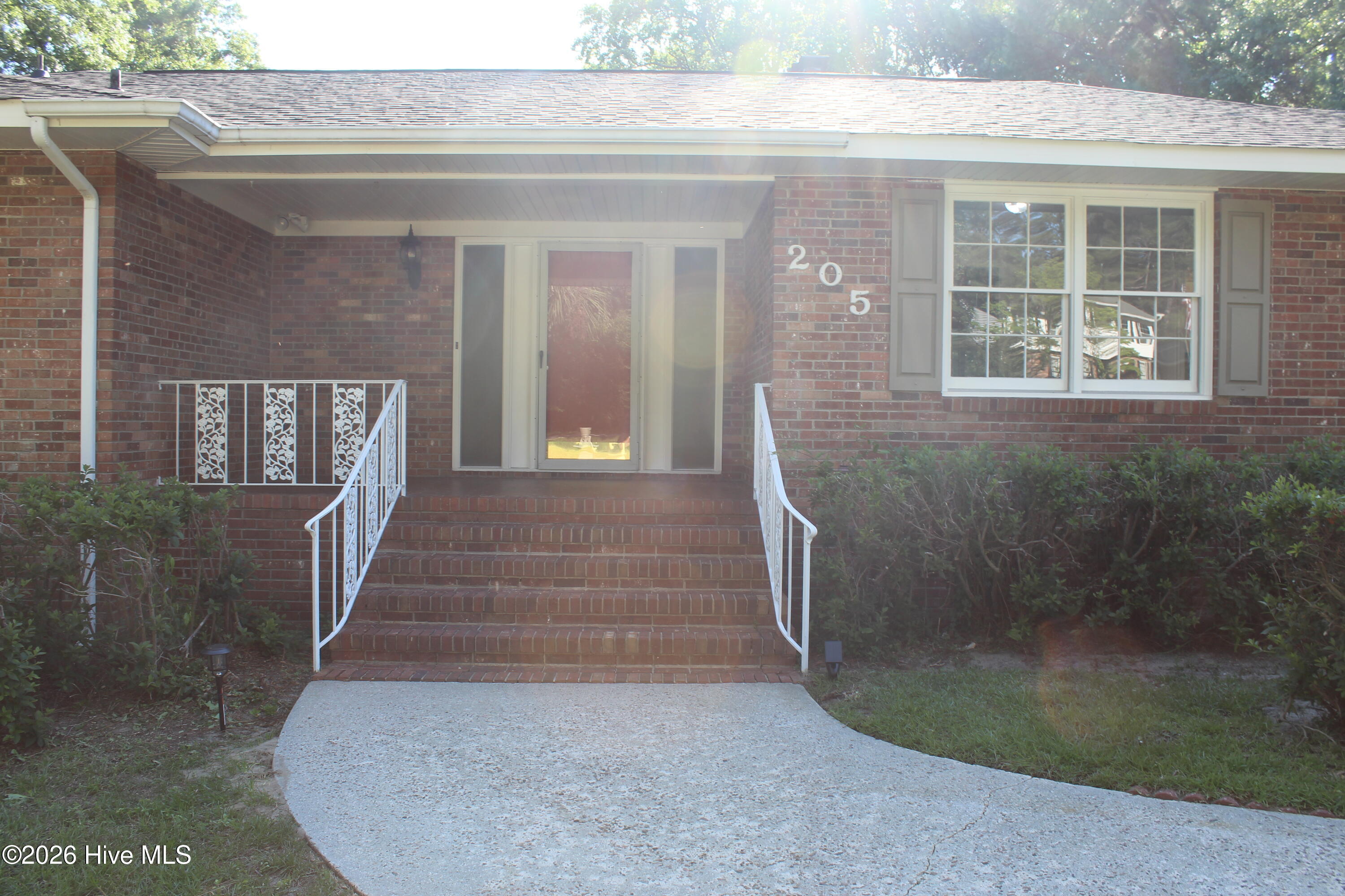 205 Lakeside Drive Aiken, SC 29803 - Photo 3 of 51 IMG_20260518_124153 (5)