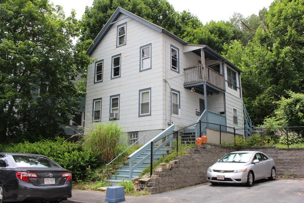 8 Oswald Street Worcester, MA 01607 - Photo 1 of 17 Gallery Image 1