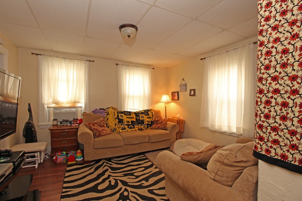8 Oswald Street Worcester, MA 01607 - Photo 3 of 17 Gallery Image 3