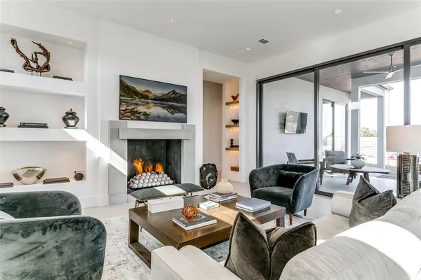 $2,395,000 | 315 Regal Lane, Irving, TX 75039