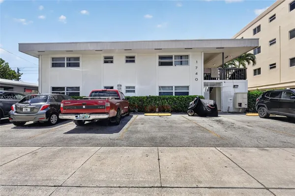 $1,750 | 1740 Funston Street, Unit 4, Hollywood, FL 33020