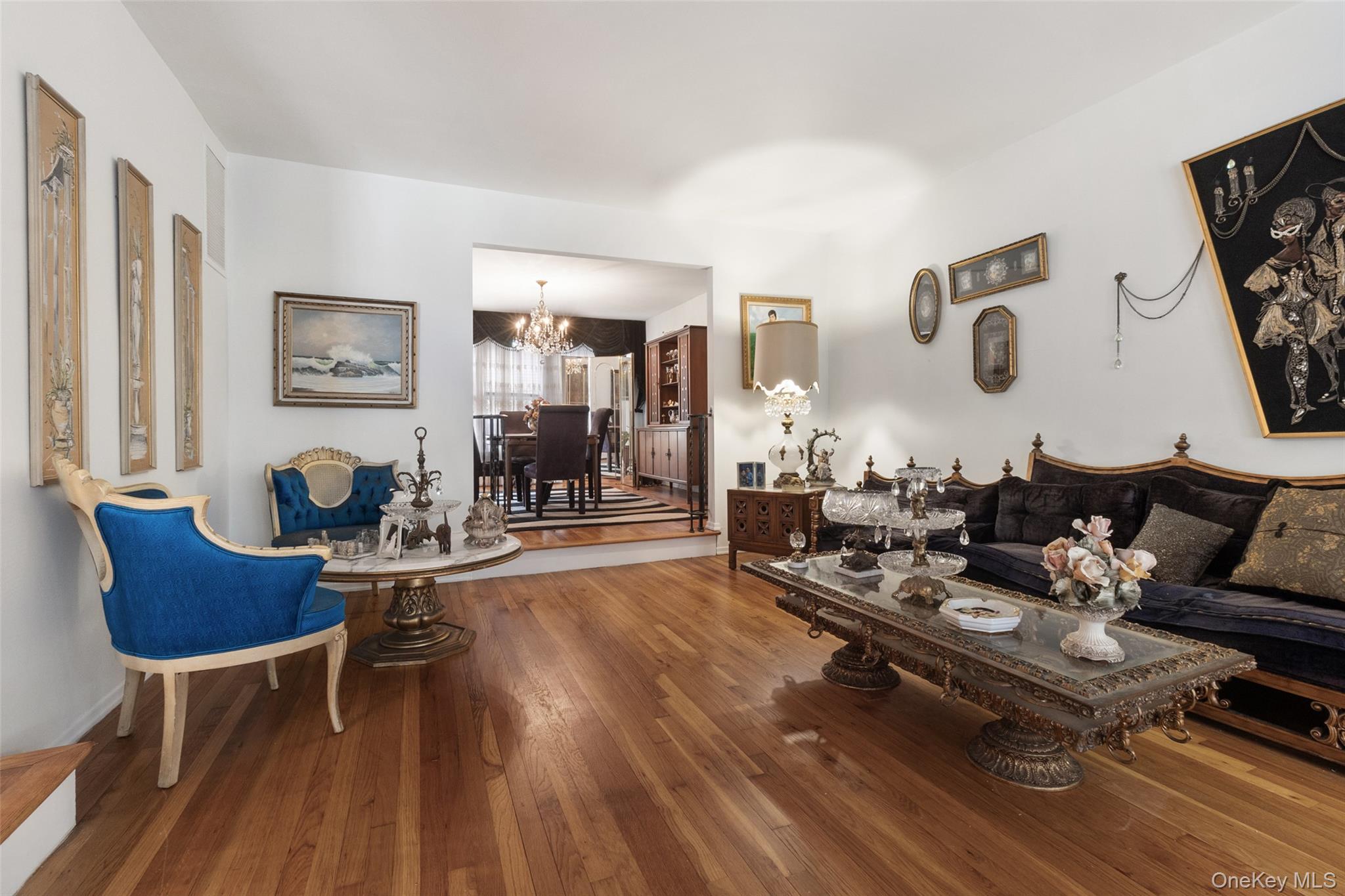 20 Old Farm Road Scarsdale, NY 10583 - Photo 6 of 40 a living room with furniture and wooden floor