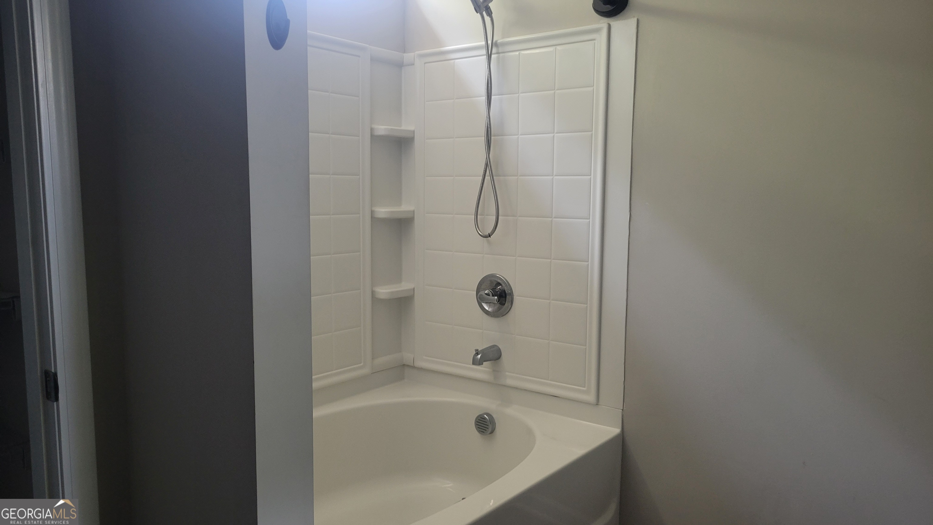10 Bayberry Circle Southwest Rome, GA 30165 - Photo 28 of 38 a bathroom with a bathtub