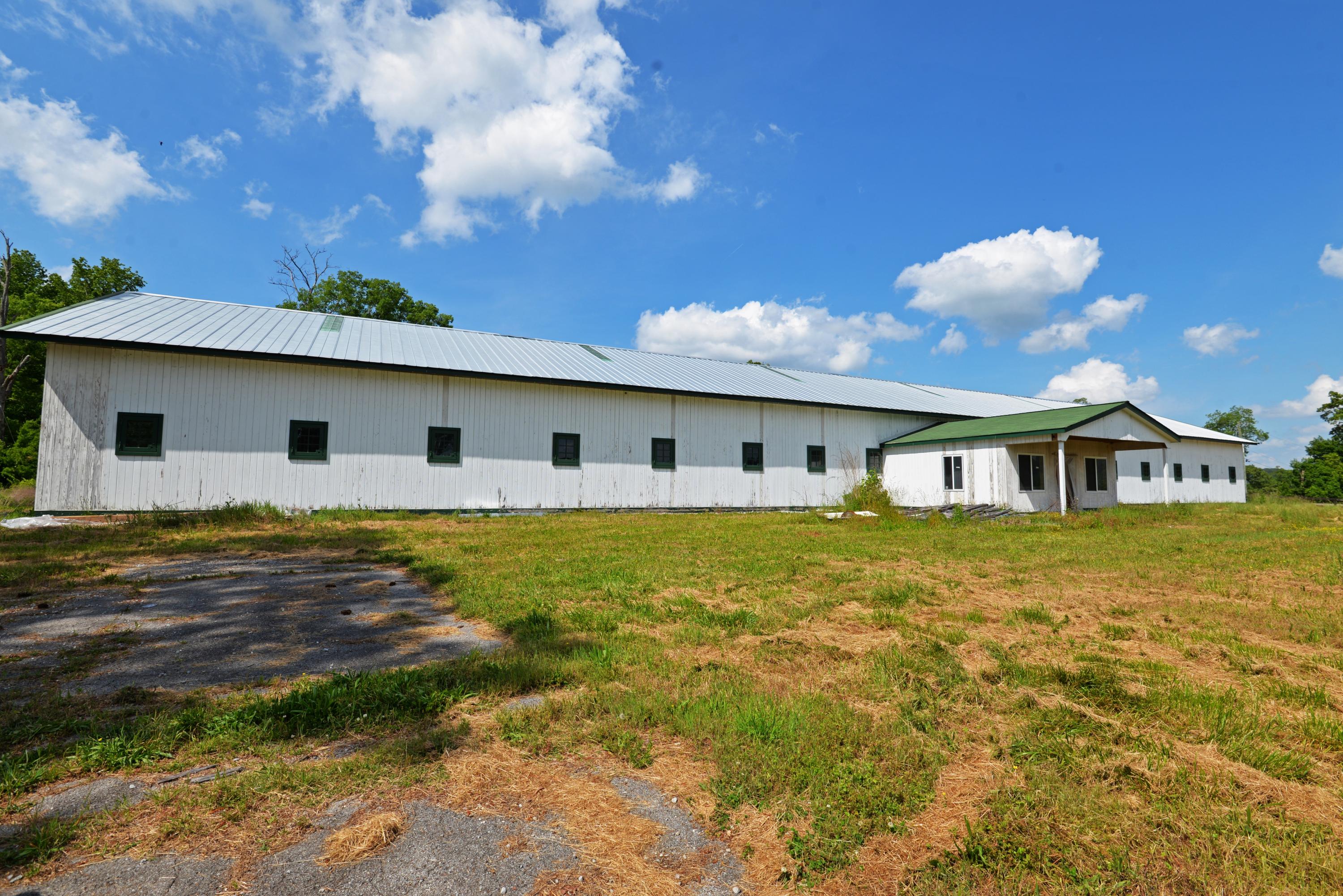 490 Hutcheson Road, Unit TRACT A Flintstone, GA 30725 - Photo 25 of 35 Barn (front) (med)