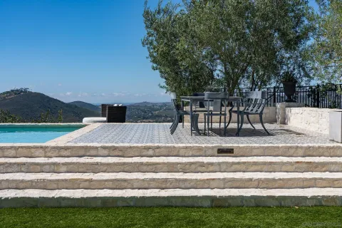 $3,850,000 | 8082 El Cielo, Rancho Santa Fe, CA 92067