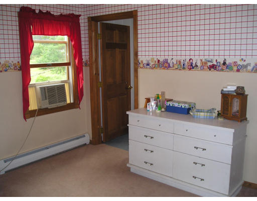 717 Holyoke Road Westfield, MA 01085 - Photo 13 of 14 Gallery Image 13