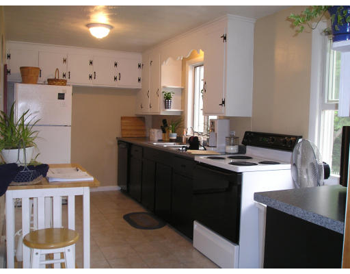 717 Holyoke Road Westfield, MA 01085 - Photo 7 of 14 Gallery Image 7