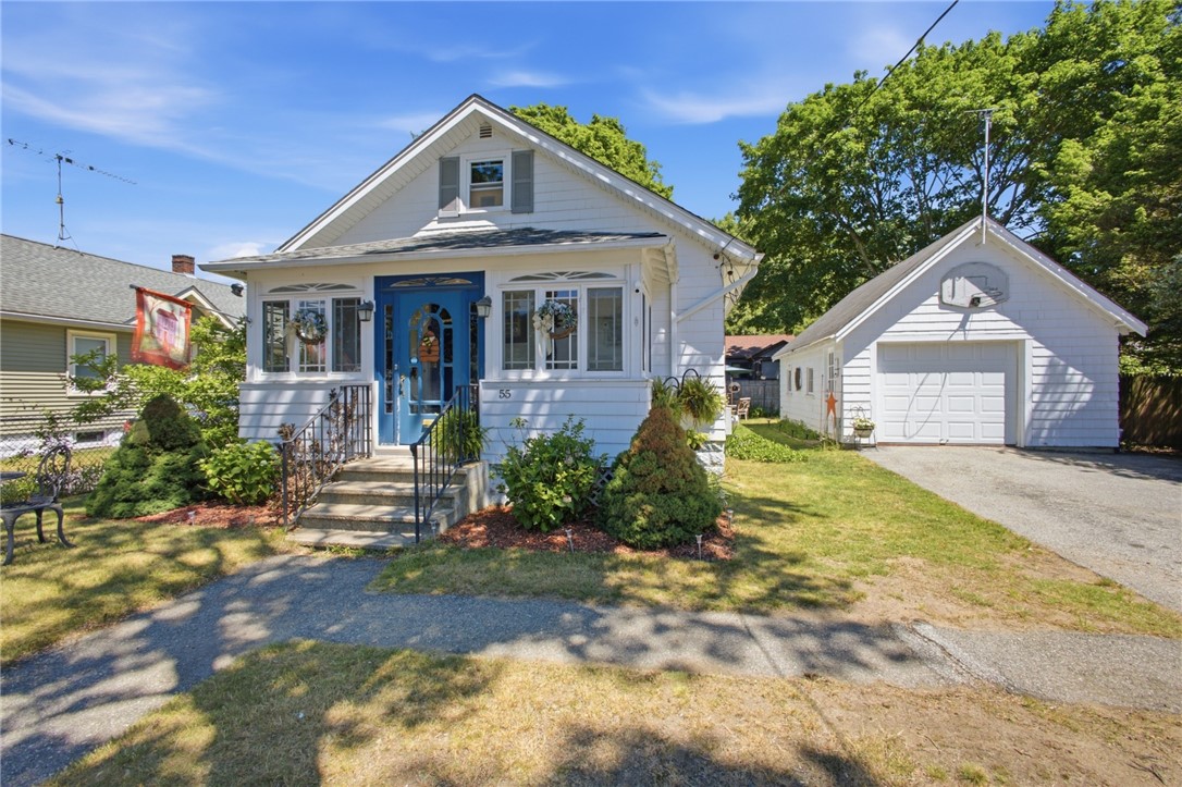 55 Edison Street Warwick, RI 02889 - Photo 2 of 28
