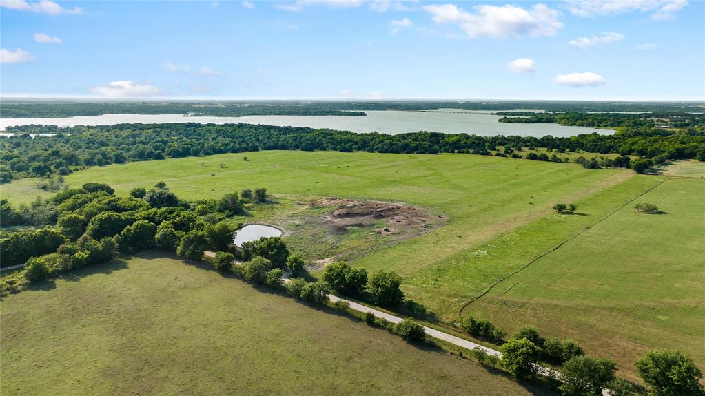 0 West Hinton Street Tioga, TX 76271 - Photo 2 of 8 a view of a city
