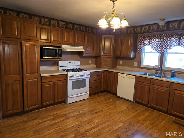 $270,000 | 1590 Hookdale Avenue, Keyesport, IL 62253