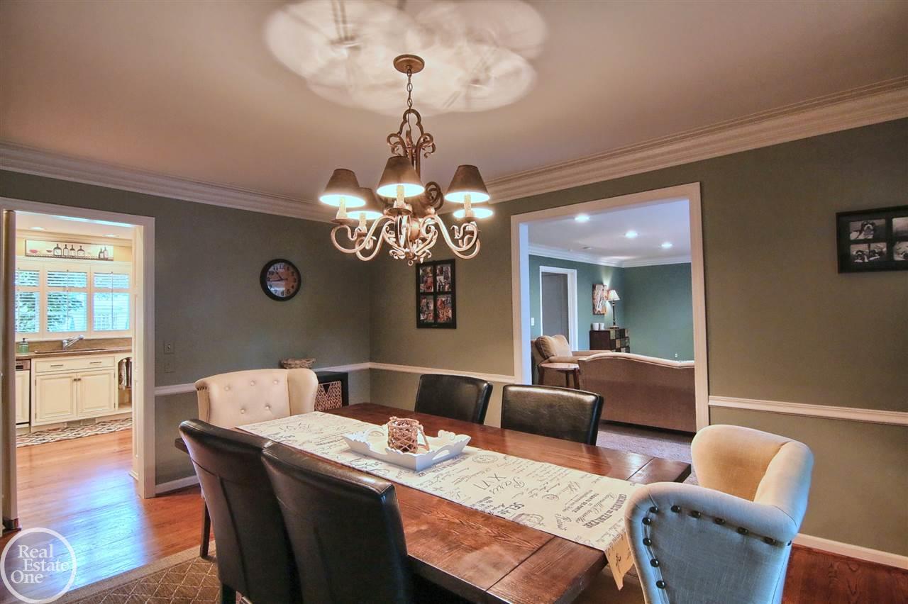 85 Stephens Road Grosse Pointe, MI 48236 - Photo 10 of 33 31326617-9.JPG