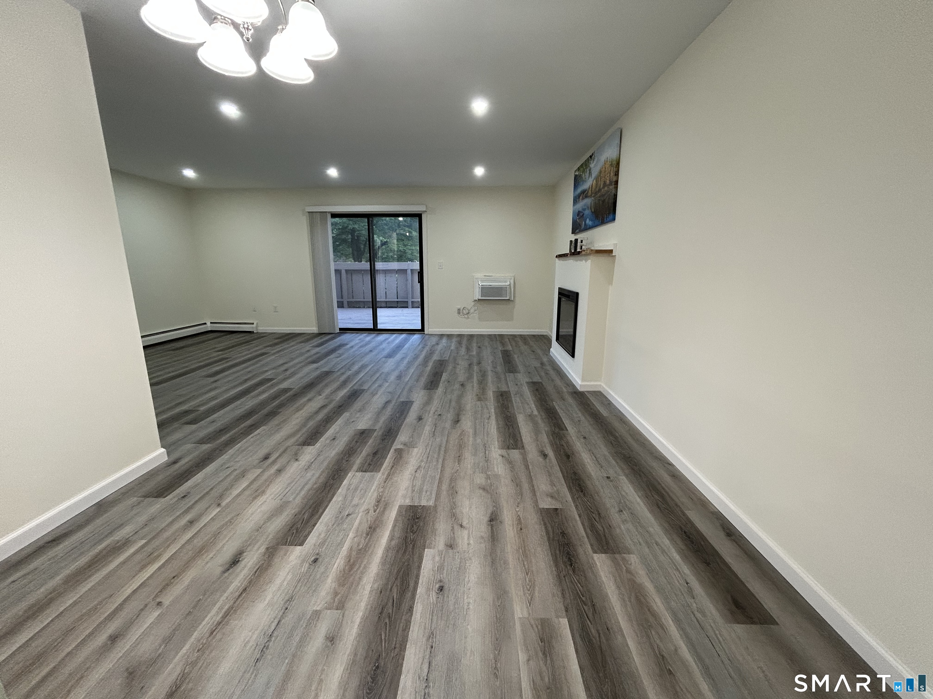 38 Sutton Place, Unit 38 Bloomfield, CT 06002 - Photo 8 of 39