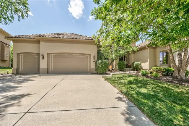 $799,950 | 9638 Zarda Drive, Lenexa, KS 66227