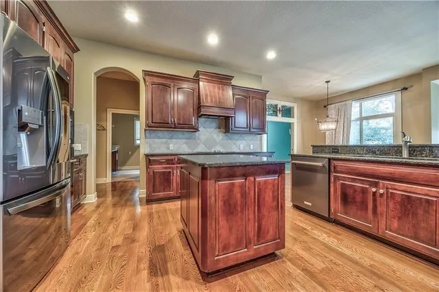 $799,950 | 9638 Zarda Drive, Lenexa, KS 66227