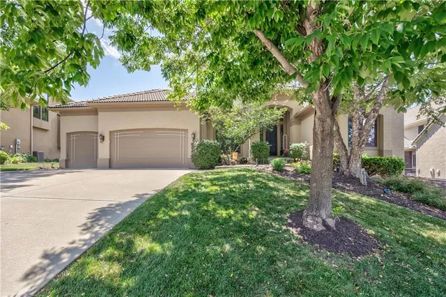 $799,950 | 9638 Zarda Drive, Lenexa, KS 66227