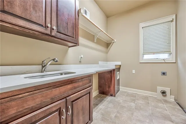 $799,950 | 9638 Zarda Drive, Lenexa, KS 66227