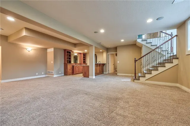 $799,950 | 9638 Zarda Drive, Lenexa, KS 66227