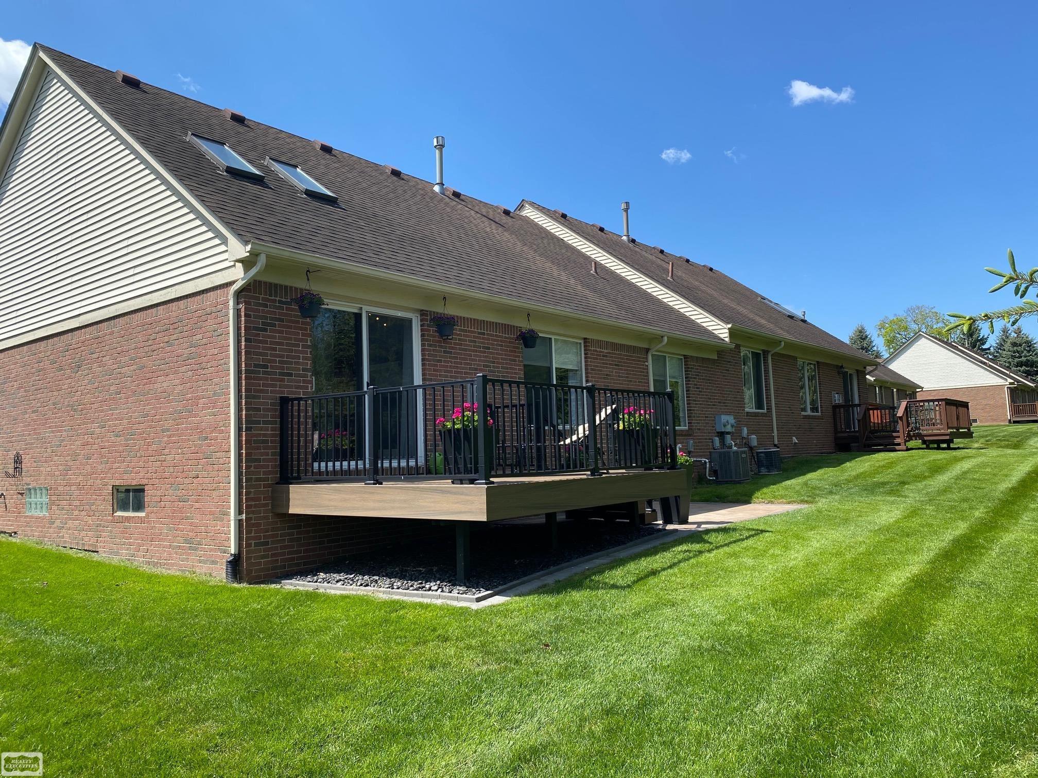 8131 Huntington Ridge Court Washington, MI 48094 - Photo 3 of 37
