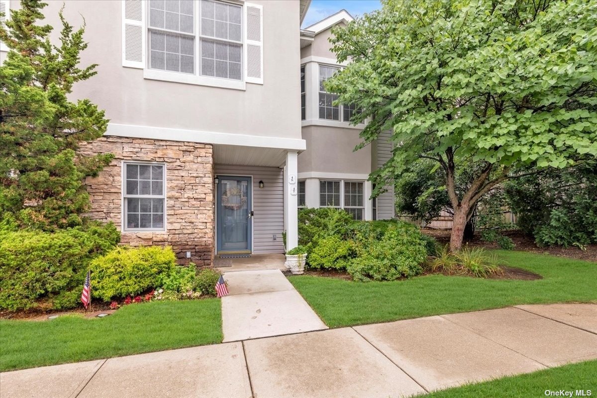 47 Miro Place, Port Washington, NY 11050 Compass